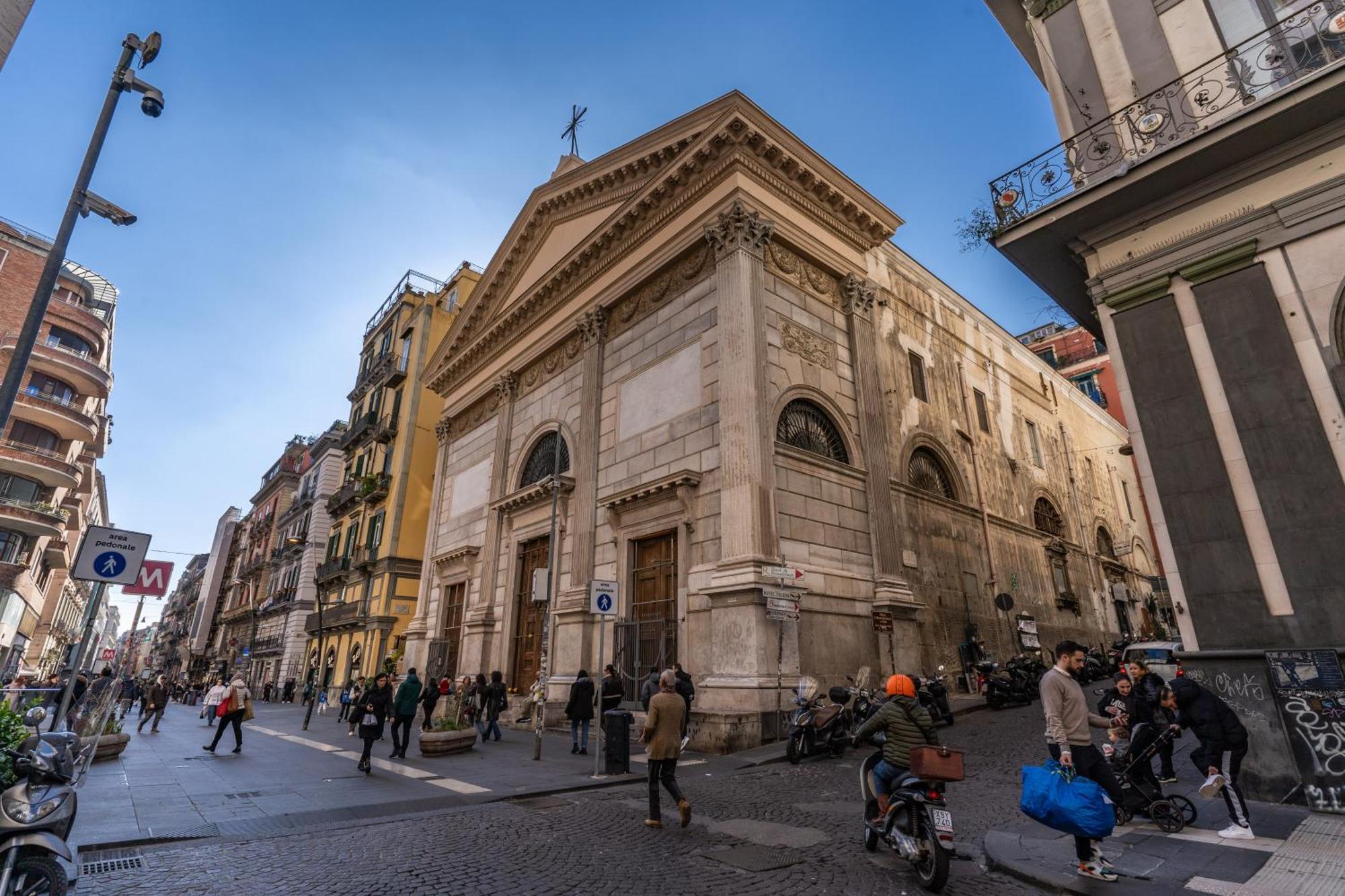 Due Porte A Toledo Nápoly Kültér fotó